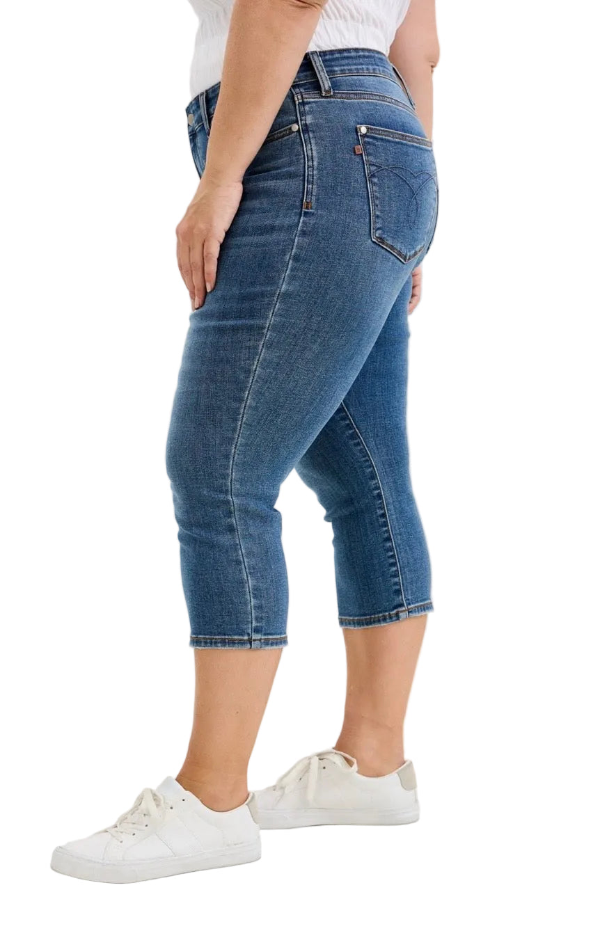 Judy Blue Mid Rise Capri