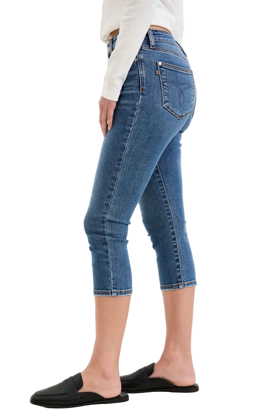 Judy Blue Mid Rise Capri