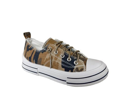 Aman Camo Sand Sneakers by Very G