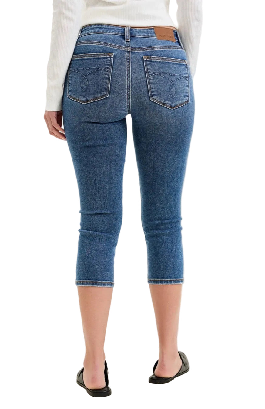 Judy Blue Mid Rise Capri